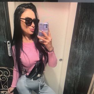 Meet your Posher, Alejandra